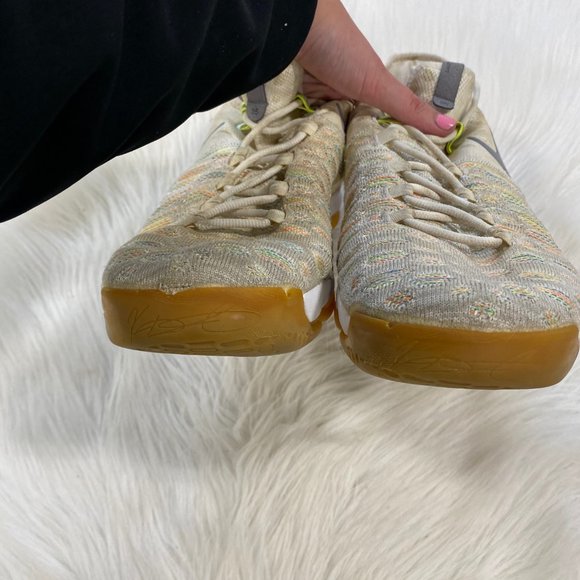 NIKE Zoom KD 9 'Summer Pack' White Athletic Shoe - Picture 4 of 7